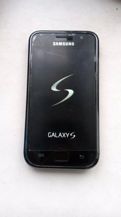 Лот: 12665815. Фото: 1. Samsung Galaxy S i9000. Читаем... Смартфоны