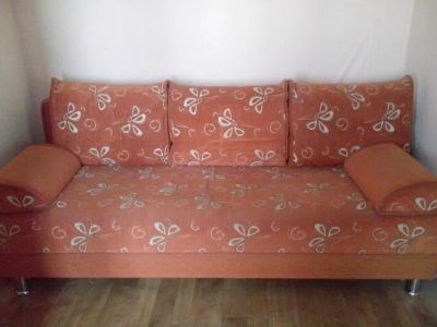 Лот: 4488649. Фото: 1. Диван с подушками. Диваны