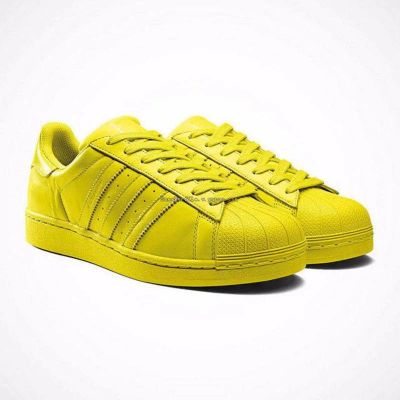 Лот: 8266153. Фото: 1. Кроссовки Adidas Superstar yellow. Кеды, кроссовки, слипоны