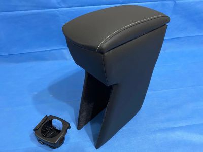 Лот: 17535999. Фото: 1. Подлокотник MAZDA 2, DEMIO 2002... Салон