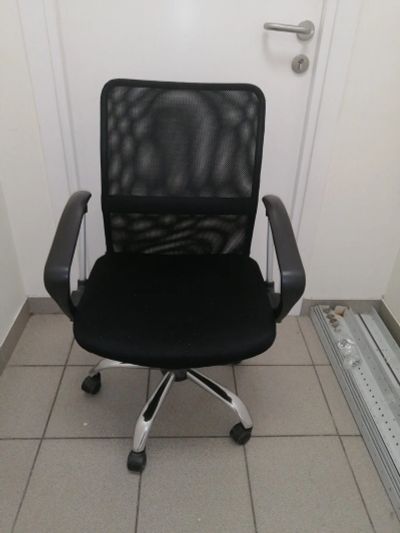 Лот: 17448950. Фото: 1. Офисное кресло 1 (б/у, отличное... Стулья и кресла офисные
