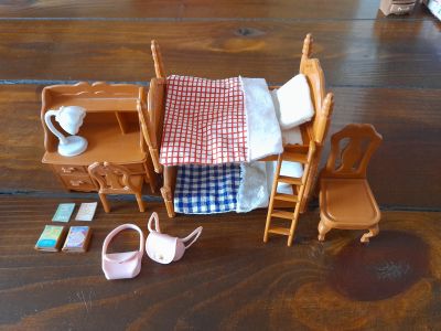 Лот: 19134606. Фото: 1. Мебель для детской комнаты Sylvanian... Куклы и аксессуары