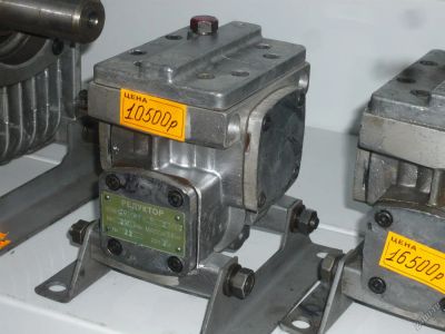 Лот: 5718117. Фото: 1. Редуктор 2Ч-40-20-12-У2 (08.16... Промышленное