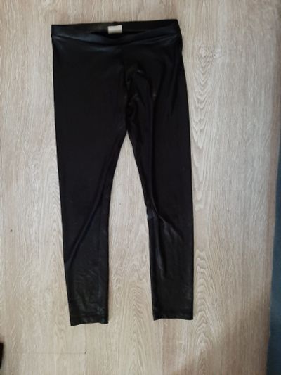 Лот: 15889754. Фото: 1. Штанишки р.140 Zara под кожу. Брюки, шорты, джинсы