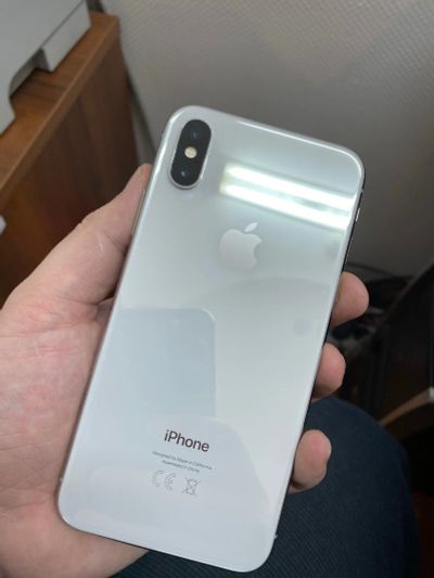 Лот: 14855240. Фото: 1. Apple Iphone X серебристый 256гб... Смартфоны