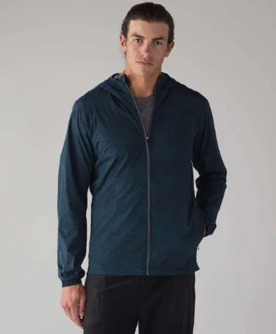 Лот: 12650195. Фото: 1. Куртка Active Lululemon. Верхняя одежда