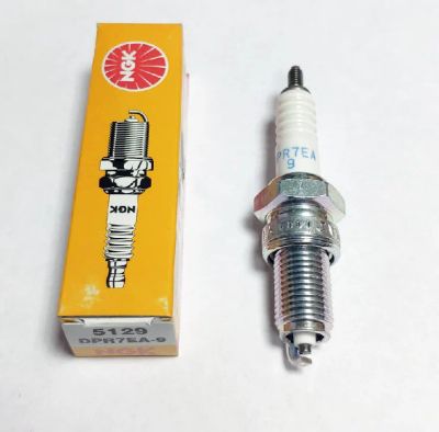 Лот: 15957165. Фото: 1. Свеча зажигания NGK DPR7EA-9... Запчасти