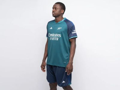 Лот: 24975407. Фото: 1. Футбольная форма Adidas FC Arsenal. Форма