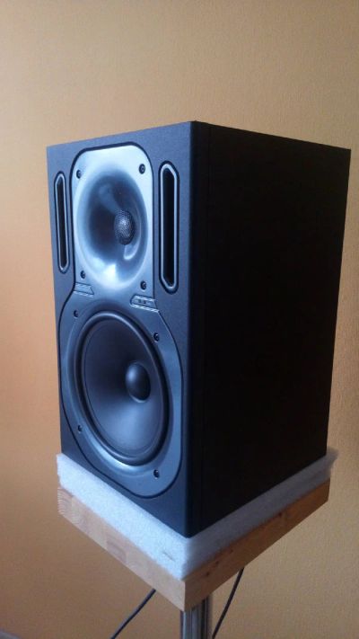 Лот: 18812575. Фото: 1. Студийные мониторы Behringer B2031A. Эстрадная акустика и усилители