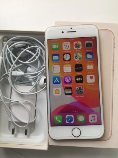 Лот: 16531373. Фото: 1. Apple iPhone 8 Gold 64GB 64. Смартфоны