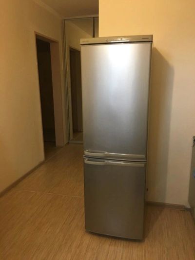 Лот: 9887855. Фото: 1. Б/У холодильник Samsung. Холодильники, морозильные камеры