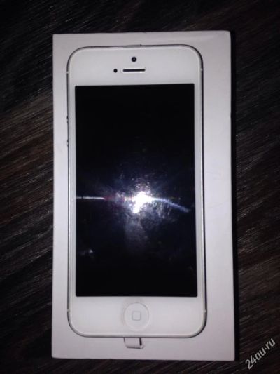 Лот: 6688362. Фото: 1. iPhone 5 белый 16гб. Смартфоны