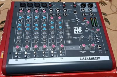 Лот: 25283595. Фото: 1. Микшер Allen&Heath ZED10. Микшеры, предусилители, микрофонные эффекты