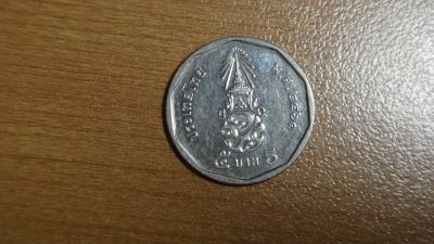 Лот: 25052775. Фото: 1. Таиланд 5 бат. Новый дизайн. Блеск. Азия