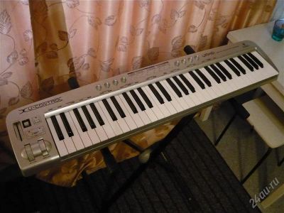 Лот: 886238. Фото: 1. midi клавиатура behringer umx... Клавишные