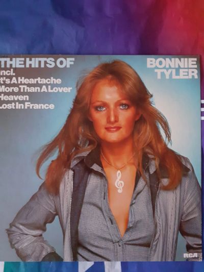 Лот: 20996763. Фото: 1. Bonnie Tyler the hits 2 пластинки... Аудиозаписи