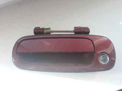 Лот: 14457425. Фото: 1. Ручка двери наружная Toyota Carina... Кузов