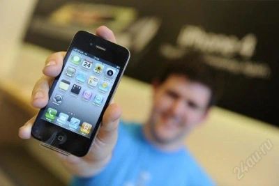 Лот: 2499752. Фото: 1. Продам Iphone 4 S белый. Кнопочные мобильные телефоны