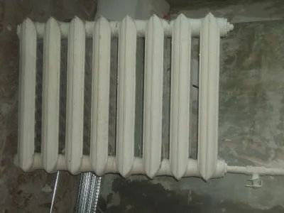 Лот: 4840096. Фото: 1. Батарея (радиатор) чугунная 8... Радиаторы отопления, полотенцесушители