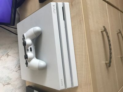 Лот: 14812347. Фото: 1. Sony PlayStation 4 Pro. Игровые приставки, консоли