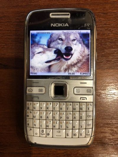 Лот: 12250567. Фото: 1. Nokia E72. Кнопочные мобильные телефоны