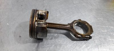 Лот: 18282812. Фото: 1. Поршень с шатуном Nissan Teana... Двигатель и элементы двигателя