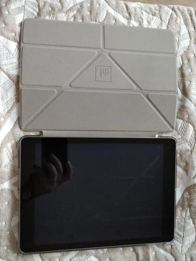 Лот: 10524921. Фото: 1. Apple iPad 2017. Планшеты