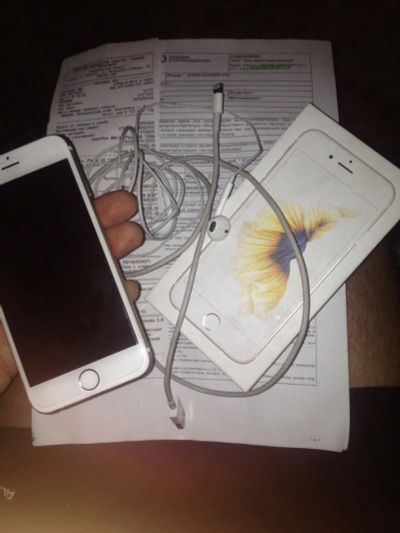 Лот: 9904118. Фото: 1. iPhone 6s 128gb gold РСТ, чек... Смартфоны