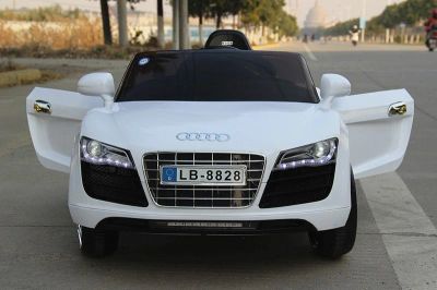Лот: 4243418. Фото: 1. Электромобиль Audi R8 c открывающимися... Детские электромобили