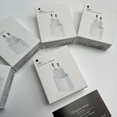 Лот: 25025529. Фото: 1. Блок iPhone 20w оригинальный. Зарядные устройства, блоки питания, адаптеры сетевые для смартфонов