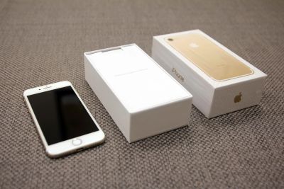 Лот: 14985423. Фото: 1. iPhone 7 128Gb Gold MN9K2LL/A. Смартфоны