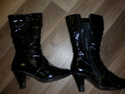 Лот: 3323316. Фото: 1. Кожаные (лак) зимние сапоги 34-35... Сапоги