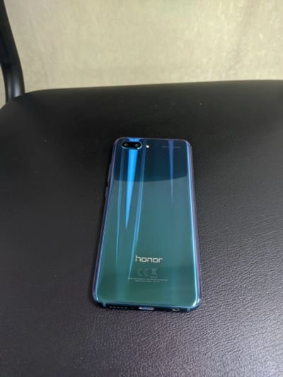 Лот: 17759793. Фото: 1. Honor 10 4/64 зелёный. Чехлы, бамперы