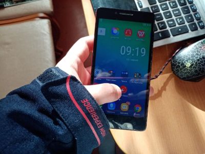Лот: 15767780. Фото: 1. Телефон Lenovo A6010. Смартфоны