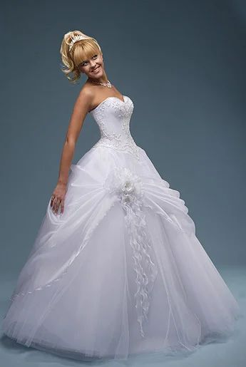 Лот: 7960669. Фото: 1. Свадебное платье Irina Luxe 44-46р-р. Свадебные платья