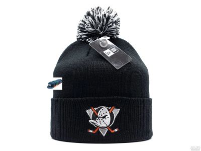 Лот: 18486957. Фото: 1. Шапка Anaheim Ducks NHL New Era. Головные уборы