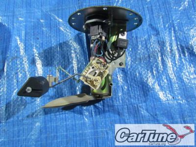 Лот: 10586358. Фото: 1. бензонасос R- toyota corolla AE101... Двигатель и элементы двигателя