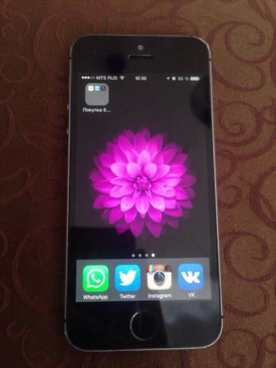 Лот: 5520108. Фото: 1. iPhone5s 64Gb. Смартфоны