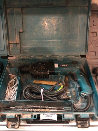 Лот: 11148494. Фото: 1. Перфоратор Makita HR2450. Электроинструмент