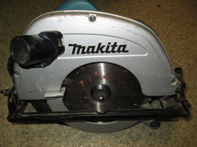 Лот: 6366125. Фото: 1. Продам пилу Makita 5704R в хорошем... Электроинструмент