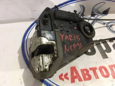 Лот: 21718632. Фото: 1. замок двери Toyota Yaris NCP91. Двигатель и элементы двигателя