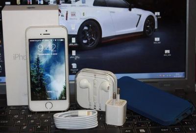 Лот: 7801233. Фото: 1. iPhone 5s 16Gb белый полностью... Смартфоны