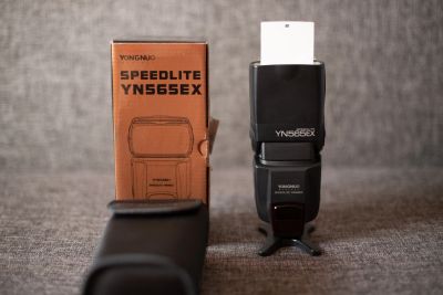 Лот: 16369642. Фото: 1. YongNuo Speedlite YN-565EX for... Вспышки, осветители, рассеиватели