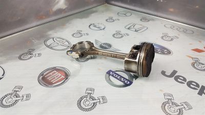 Лот: 23590857. Фото: 1. Поршень с шатуном Toyota Ractis... Двигатель и элементы двигателя