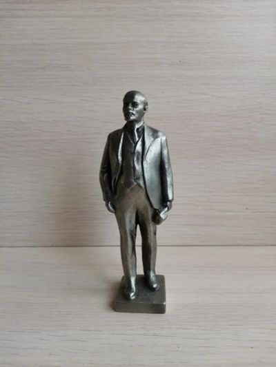 Лот: 20107876. Фото: 1. Ленин скульптура метал ссср (описание... Скульптуры