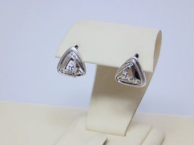 Лот: 14755691. Фото: 1. СЕРЕБРЯНЫЕ СЕРЬГИ С ФИАНИТАМИ... Серьги, каффы