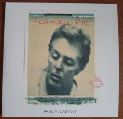 Лот: 25052362. Фото: 1. Paul McCartney - Flaming Pie. Аудиозаписи