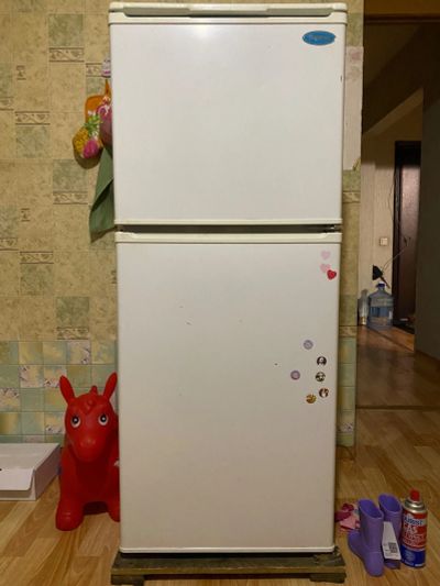 Лот: 21732625. Фото: 1. Холодильник Бирюса. Холодильники, морозильные камеры