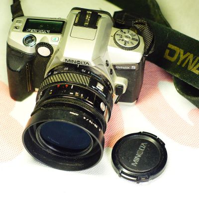 Лот: 10479111. Фото: 1. Minolta Dynax 5 с объективом Minolta... Плёночные зеркальные