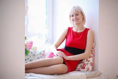 Лот: 2582765. Фото: 1. Нарядное яркое платье. Платья